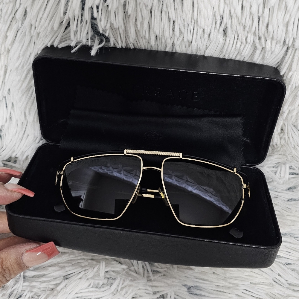 Versace sunglasses - Picture 3 of 9